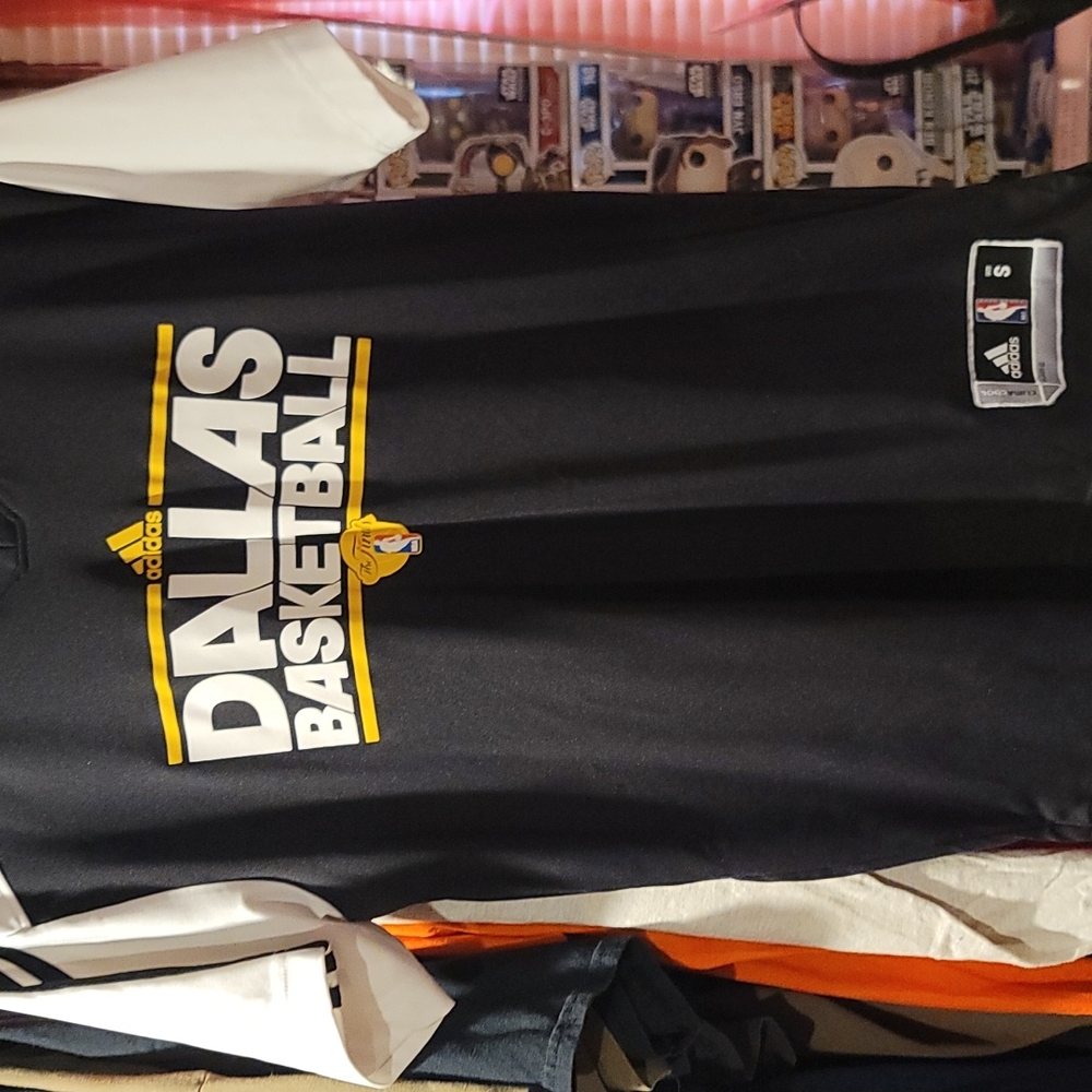 Dirk Nowitzki jersey